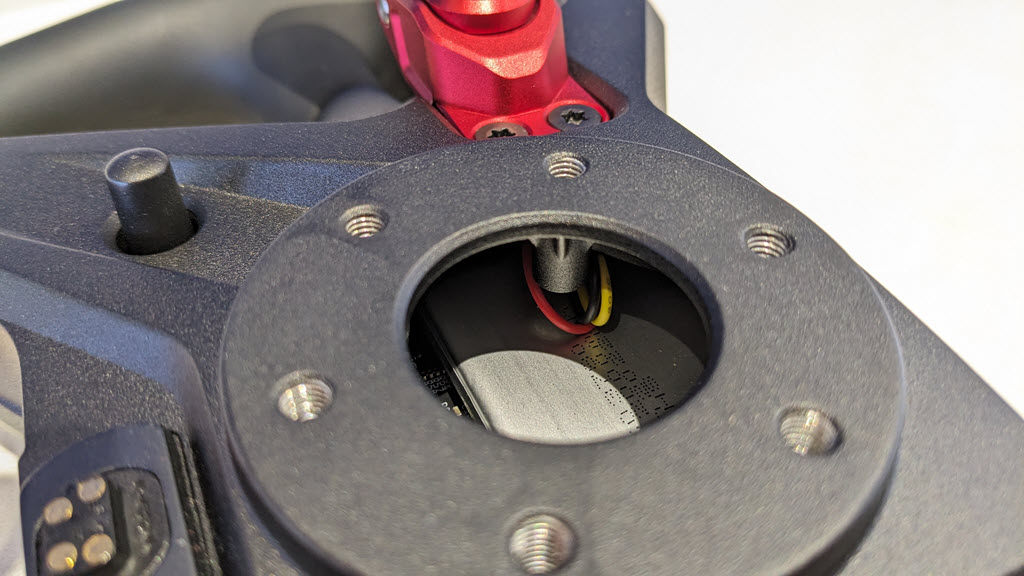 Rear of the AMG wheel, note the pillars on the internal side of the wheel chassis