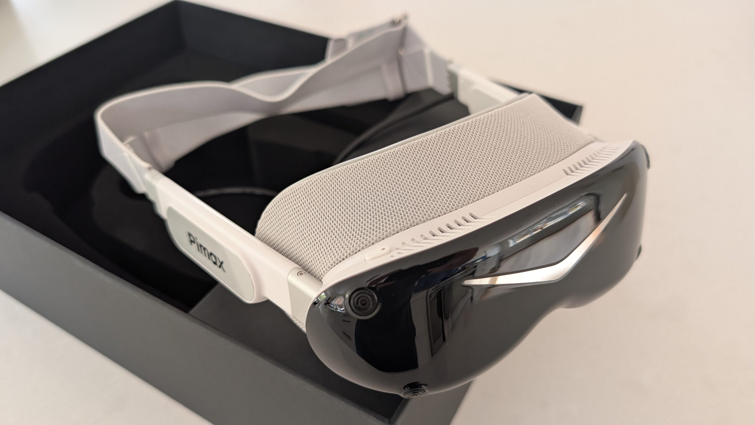 Pimax Dream Air SLAM edition top-down showing the inside-out tracking cameras