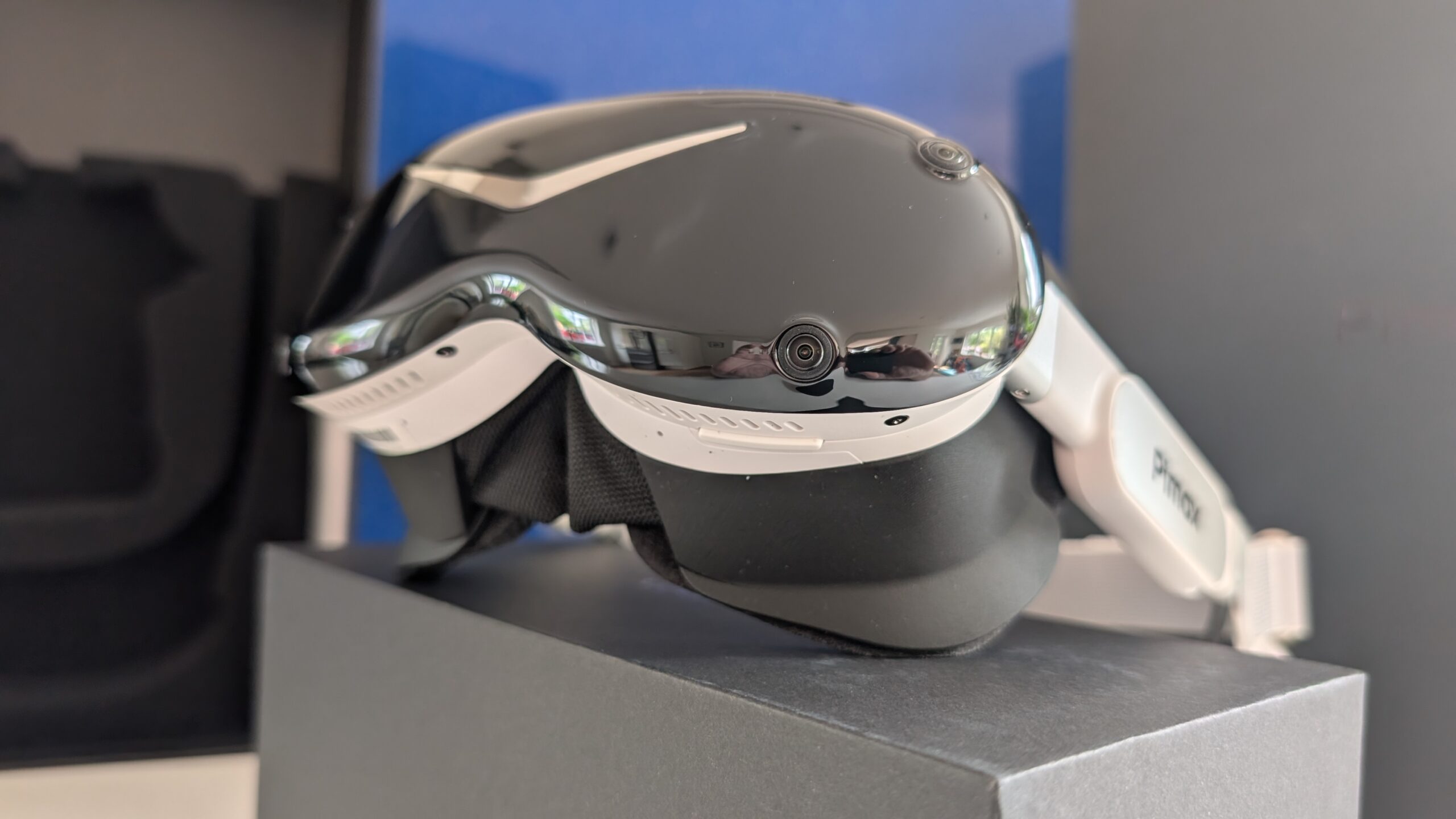 Close-up of a SLAM tracking camera on the front of the Pimax Dream Air SE